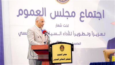 الرئيس الزُّبيدي يجدد حرصه لترجمة مخرجات اللقاء التشاوري على الواقع