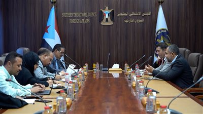 الخارجية تنعي موظف 