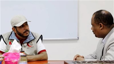 الهلال الإماراتي يطلع على احتياجات الصحة والتعليم بحضرموت