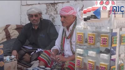 العمودي.. فنان تشكيلي يربط صلة الفن الشعبي بالمعاصر 