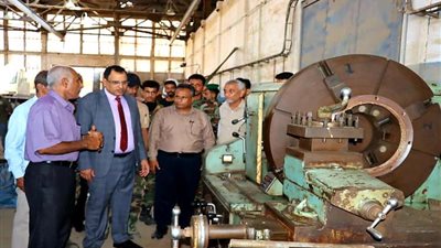 الوزير السقطري يتفقد إعادة تأهيل مرافق هيئة مصائد خليج عدن 