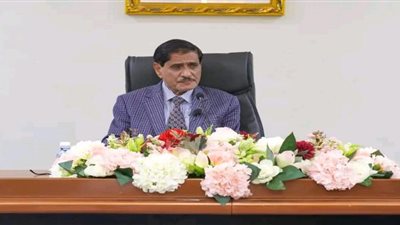 البحسني: مجلس القيادة الرئاسي يسعى لوضع حل للأزمة في البلاد 