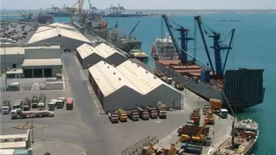 موانئ خليج عدن: هجمات الحوثي على البواخر ستتسبب بأزمة في الأمن الغذائي