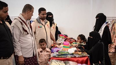 الهلال الإماراتي يفتتح المعرض التسويقي الثالث للأسر المنتجة في غيل باوزير     