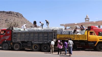 انتقالي الضالع يدشن توزيع السلال الغذائية لأسر الشهداء والجرحى بدعم من الرئيس الزُبيدي