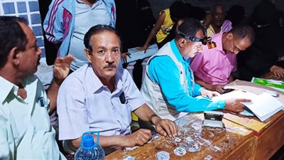 انتقالي البريقة يدشن توزيع السلال الغذائية لأسر الشهداء بمديرية البريقة 