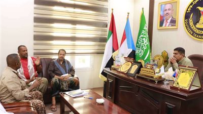 رئيس تنفيذية انتقالي حضرموت يطلع على حيثيات مقتل العمودي في الصومال