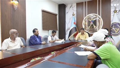 انتقالي العاصمة عدن يعقد لقاءً تشاورياً برؤساء أقسام إدارة الشباب والرياضة بالمديريات