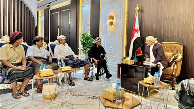 الرئيس الزُبيدي يلتقي أسرة الشهيد العميد سعيد الصريمي ويشيد بتضحياتها الكبيرة