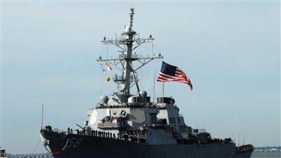 البحرية الأمريكية تعلن الاشتباك وتدمير منظومتين جويتين بدون طيار لمليشيات الحوثي 