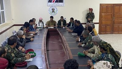 الربيعي يترأس اجتماعا موسعا للقيادات المدنية والعسكرية والأمنية بيافع