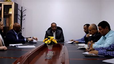 الشؤون الاجتماعية و الاوتشا يبحثان اجراءات صرف شهادة اللياقة الصحية 