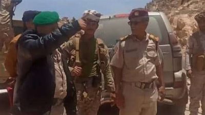 العميد معبد يتفقد الخطوط الأمامية لجبهة يافع الحدودية