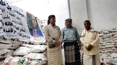 انتقالي أبين يدشن توزيع السلال الغذائية على الأسر المحتاجة في مديريات المحافظة 