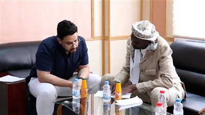 الوكيل السقاف يلتقي مسؤول العلاقات السياسية لبعثة الأمم المتحدة