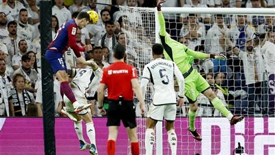 ريال مدريد يهزم برشلونة في الوقت القاتل بـ كلاسيكو الأرض