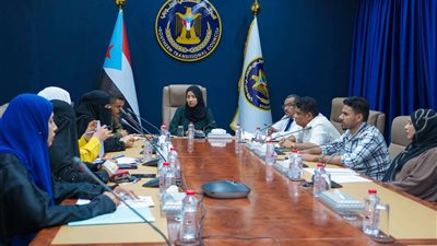 هيئة الإغاثة والأعمال الإنسانية تبحث الوضع الصحي والإنساني بمديرية البريقة