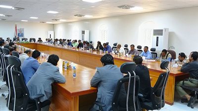 تنفيذي شبوة يناقش عددا من الموضوعات المتعلقة بالأوضاع الخدمية والأمنية