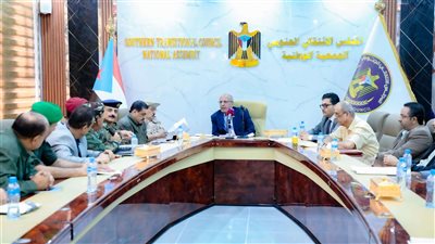 الكثيري يترأس اجتماعاً لمناقشة التحضيرات النهائية لتدشين فعاليات إحياء الذكرى السابعة لإعلان عدن التاريخي وتأسيس المجلس