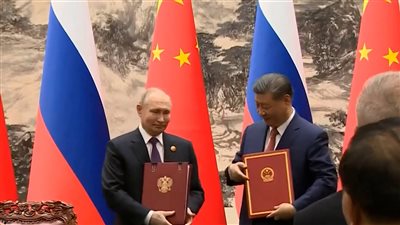 شي وبوتين يلتقيان في بكين ويؤكدان تعزيز الشراكة بين البلدين