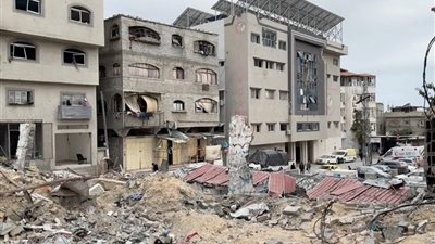 القوات الإسرائيلية تقتحم مستشفى العودة