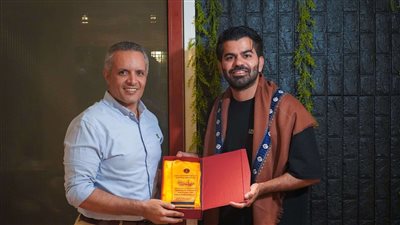 الهيئة الوطنية للإعلام الجنوبي تكرم الرحَّالة العربي الشهير جهاد حطاب بدرع الهيئة