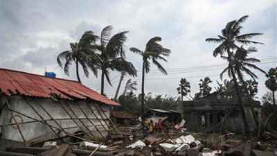 فرار أكثر من 800 ألف شخص مع اقتراب إعصار من بنغلادش