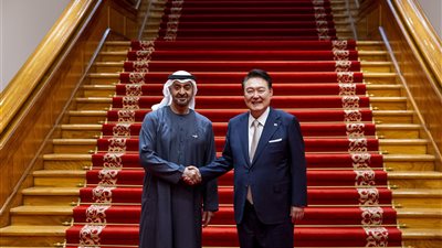 الشيخ محمد بن زايد يبحث في كوريا الجنوبية تعزيز العلاقات الثنائية وعددًا من القضايا الدولية