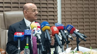 ستدخل الحوثي في مربع الشلل الاقتصادي.. تأييد دولي واسع لقرارات البنك المركزي 