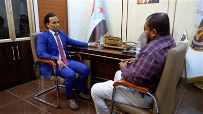 السقاف يناقش آلية عمل صندوق النظافة ومشاريع تحسين العاصمة عدن