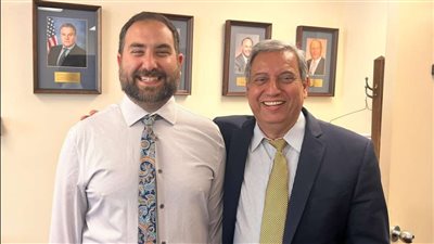 ممثل الانتقالي بأمريكا يلتقي مختص شؤون الشرق الأوسط بالحزب الجمهوري في الكونغرس