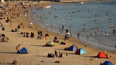 خفر السواحل بعدن تحذر من خطر السباحة في مواسم الرياح 