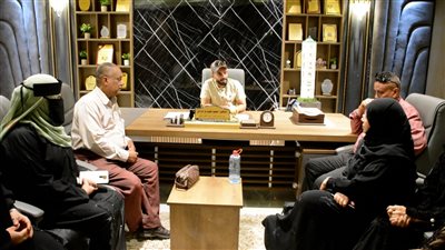 مدير عام صيرة يتفقد مستوى الانضباط الوظيفي بالمكاتب التنفيذية عقب إجازة العيد 