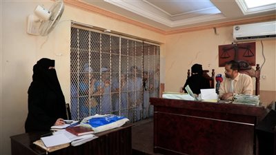 المحكمة الجزائية بعدن تقضي بالإعدام والحبس على 20 مداناً باغتيال أئمة مساجد 