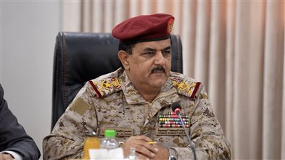 وزير الدفاع: استمرار اعتداءات الحوثيين دليل على عدم استجابتهم لجهود السلام
