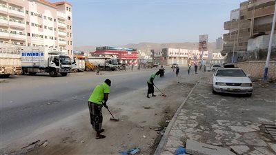 حملة مشتركة لإزالة ورفع مخلفات المنخفض الجوي بالمكلا 