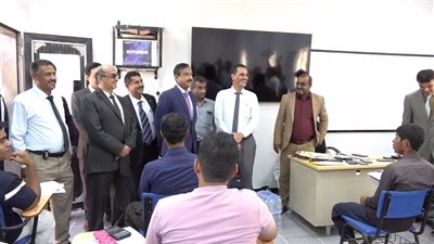 المحافظ بن الوزير يدشن امتحانات القبول بكلية الطب بجامعة شبوة