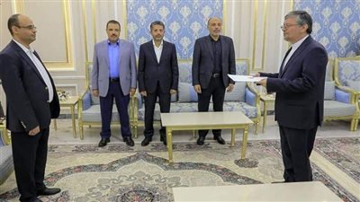 وصول مندوب طهران إلى صنعاء.. تفخيخ إيراني واضح لعملية السلام 