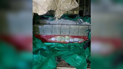 الكشف عن عملية تهريب مبالغ من العملة القديمة في طريقها لصنعاء.. من يخدم الحوثي؟ 