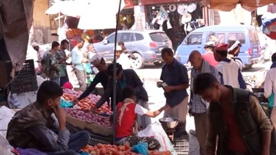 غلاء جنوني في أسعار الخضار والفواكه بالضالع يفاقم معاناة الأُسر 