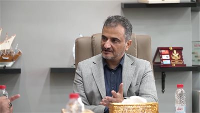 محافظ العاصمة عدن يؤكد أهمية العمل الجماعي في مكافحة المخدرات