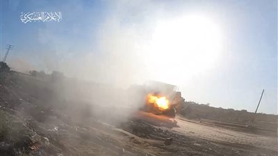 القسام تعلن استهداف دبابة وآليات عسكرية إسرائيلية في خان يونس