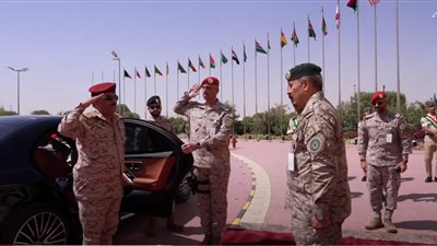 وزير الدفاع يبحث مع امين التحالف الإسلامي العسكري لمحاربة الإرهاب تعزيز التعاون المشترك