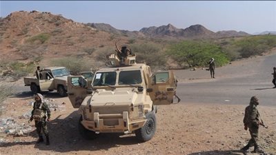 الحزام الأمني بأبين يلقي القبض على مطلوب أمنياً متهم بأعمال إرهابية 