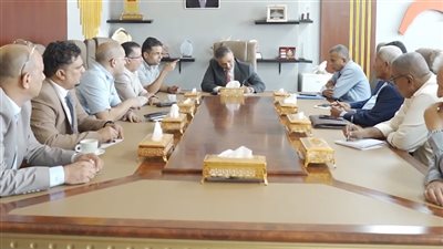 اجتماع مشترك يقر آلية لتنفيذ توجيهات النائب المحرّمي وتنشيط موانئ عدن