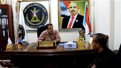 مناقشة ترتيبات إعلان الفائزين بجائزة جامعة لحج للبحث العلمي 