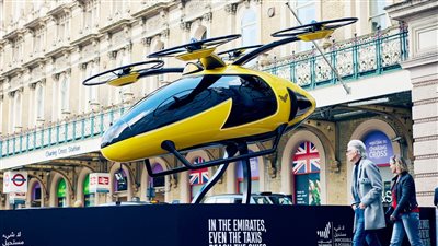 تاكسي الإمارات «الطائر» يحلق في لندن