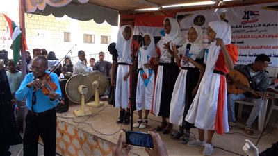 تقرير.. بحفل خطابي وفني بهيج.. مدرسة الغافقي بأبين تحتفي بثورة 14 أكتوبر