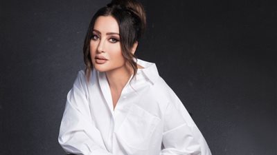 الفنانة لطيفة توجه رسالة شكر للإمارات