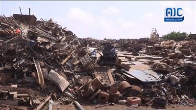 منع تصدير الحديد يواجه صرخات الجوع وتجارة تخشى البور 